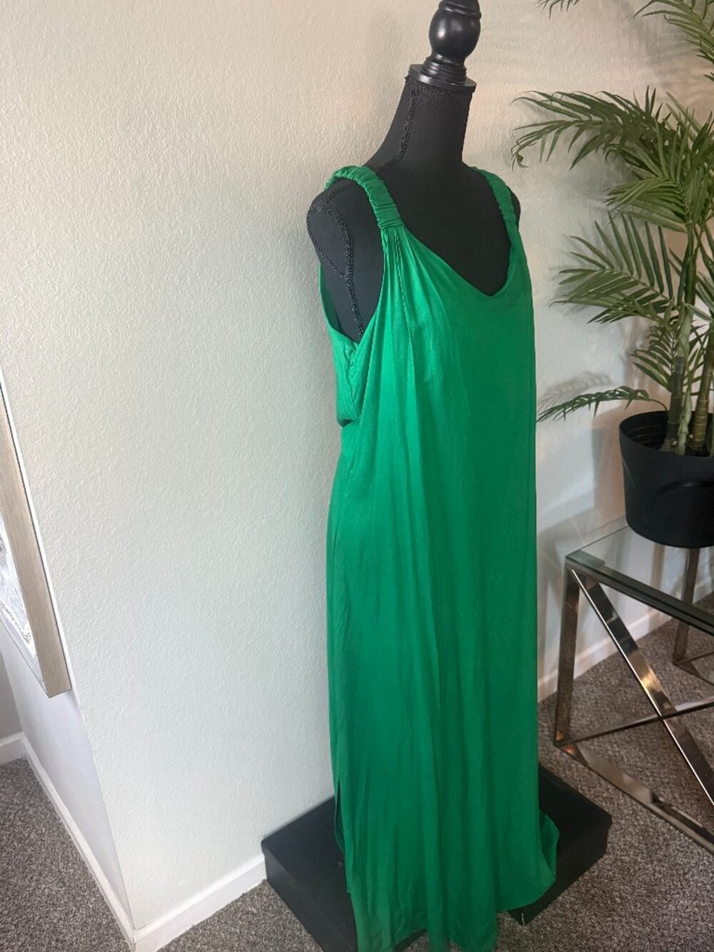 VINCE CAMUTO SLEEVELESS MAXI DRESS - Picture 1 of 7